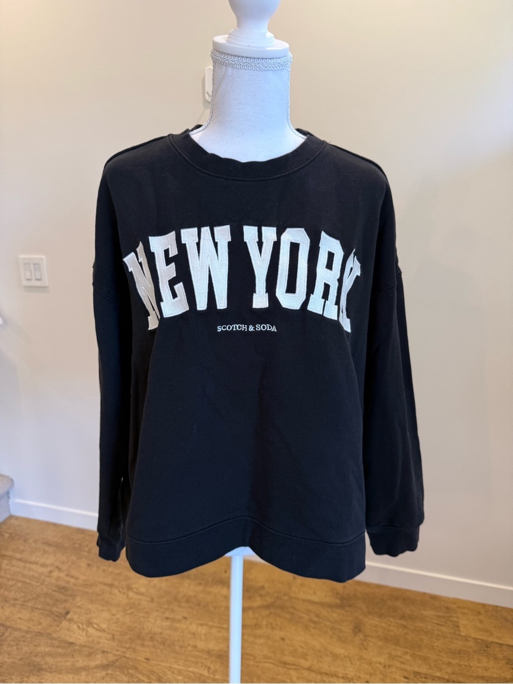 Scotch & Soda New York Black Crewneck Sweatshirt Normcore Closet Staple size XL